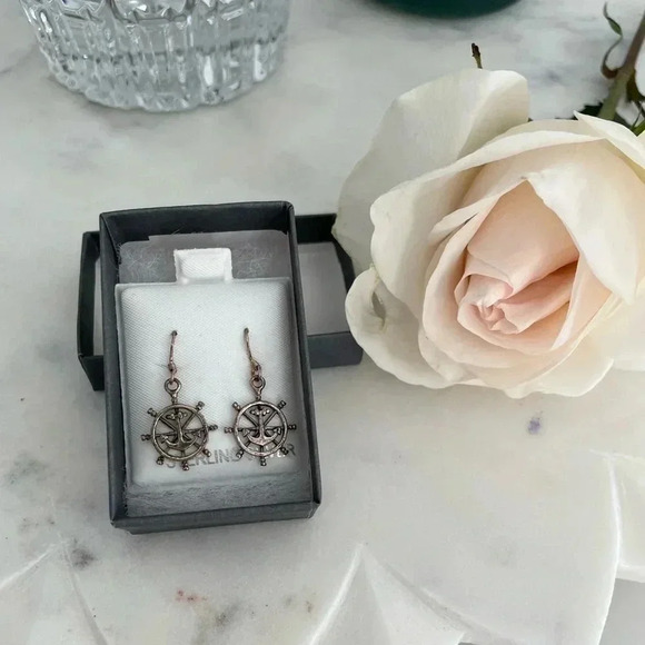 nwt anchor & boat wheel earrings - Picture 1 of 2